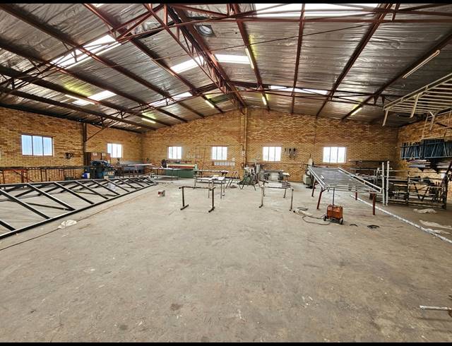 2,899M² FACTORY TO LET IN KYA SANDS